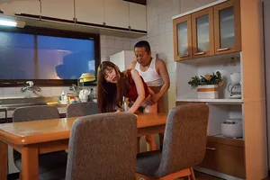 Con gái bị gã chồng mới của mẹ nện mỗi ngày, cho dù đã có người yêu